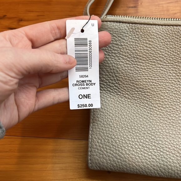 NEW Aritiza Crossbody - Picture 3 of 10